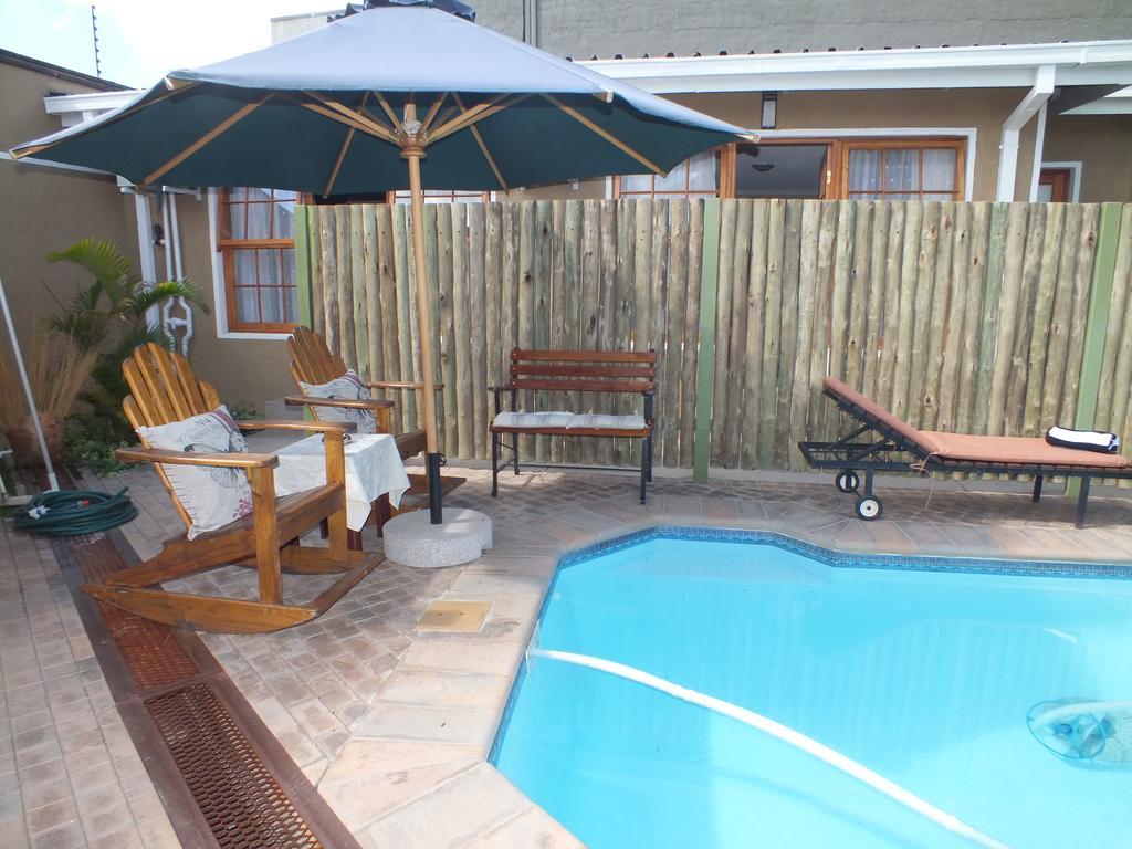 Uzuri Guesthouse Cc Windhoek Ngoại thất bức ảnh