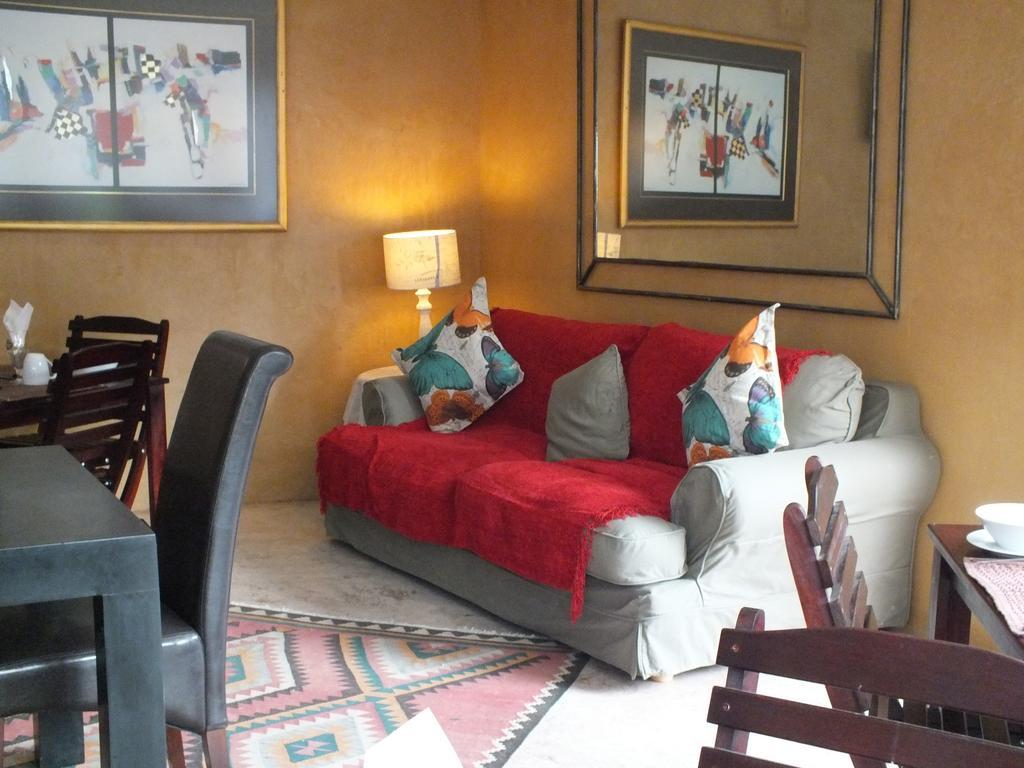 Uzuri Guesthouse Cc Windhoek Ngoại thất bức ảnh