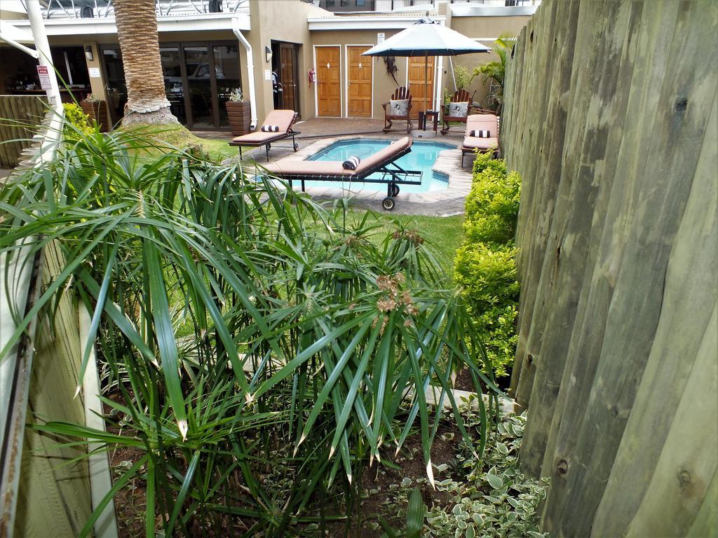 Uzuri Guesthouse Cc Windhoek Ngoại thất bức ảnh