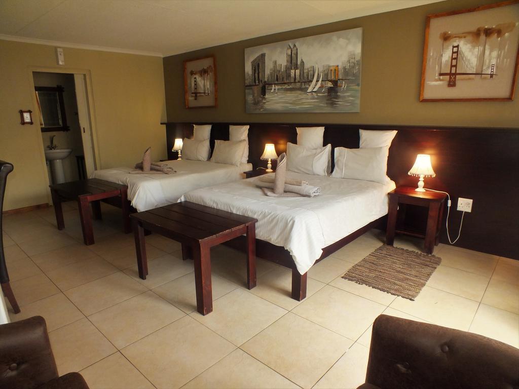 Uzuri Guesthouse Cc Windhoek Ngoại thất bức ảnh