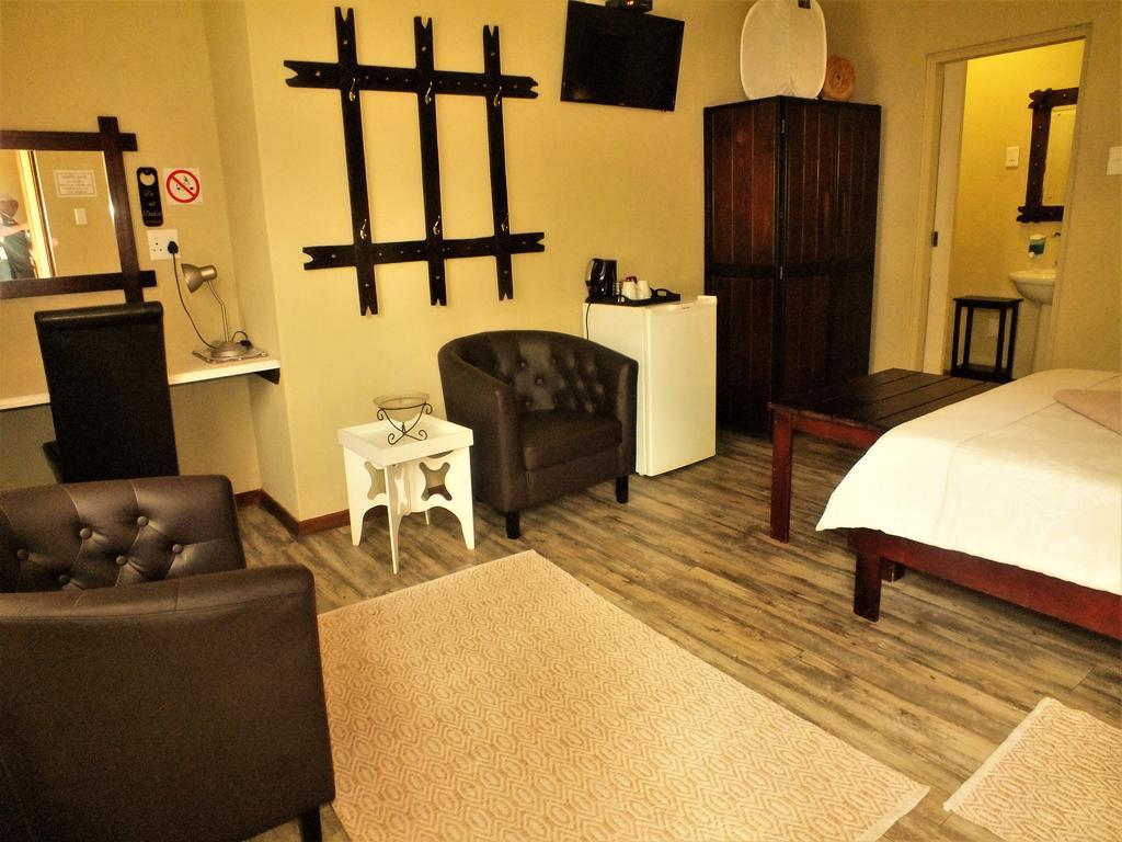 Uzuri Guesthouse Cc Windhoek Ngoại thất bức ảnh