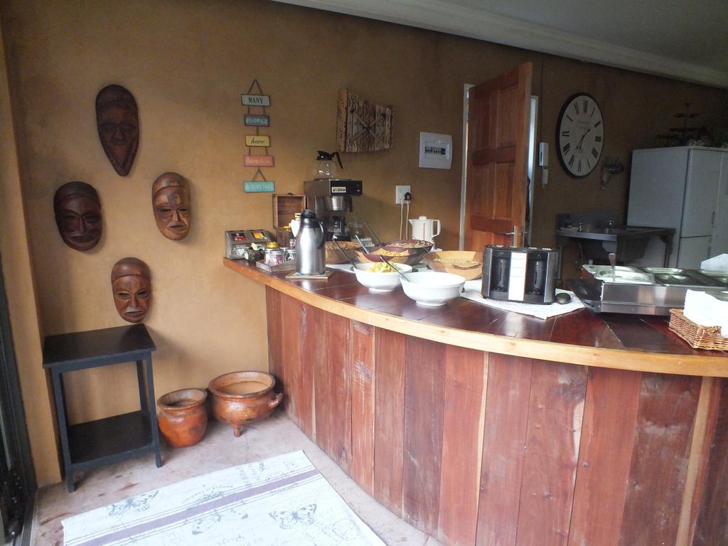 Uzuri Guesthouse Cc Windhoek Ngoại thất bức ảnh