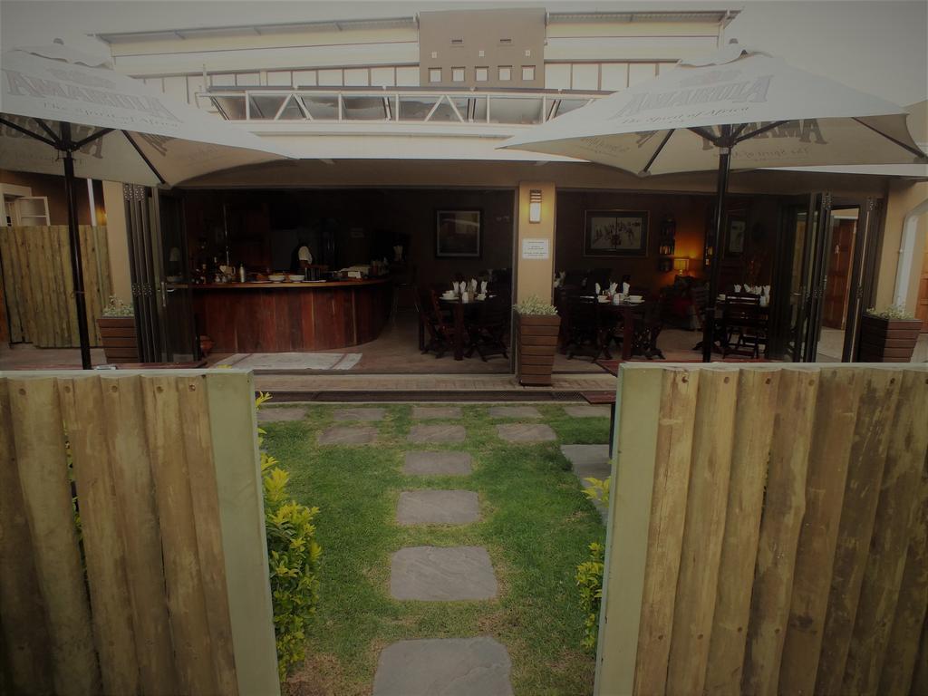 Uzuri Guesthouse Cc Windhoek Ngoại thất bức ảnh