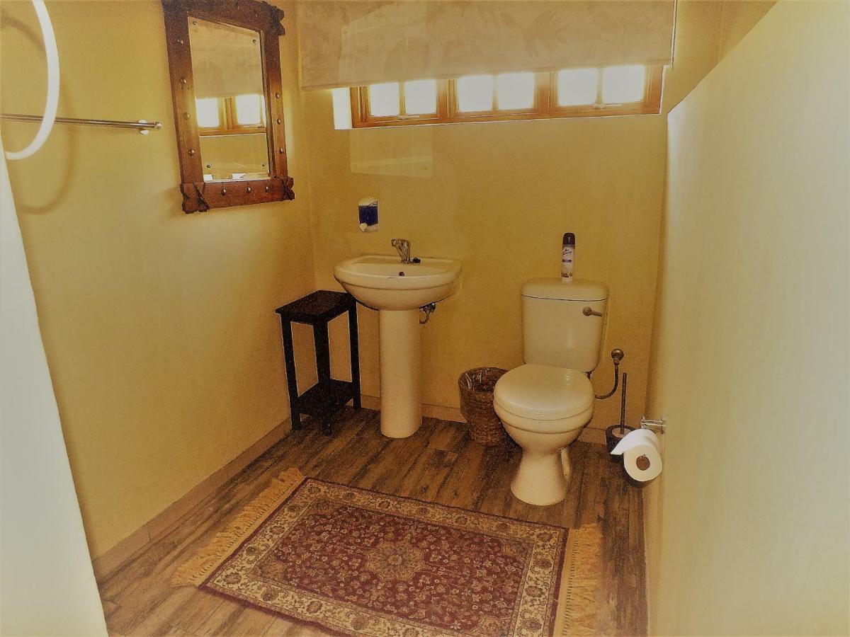 Uzuri Guesthouse Cc Windhoek Ngoại thất bức ảnh